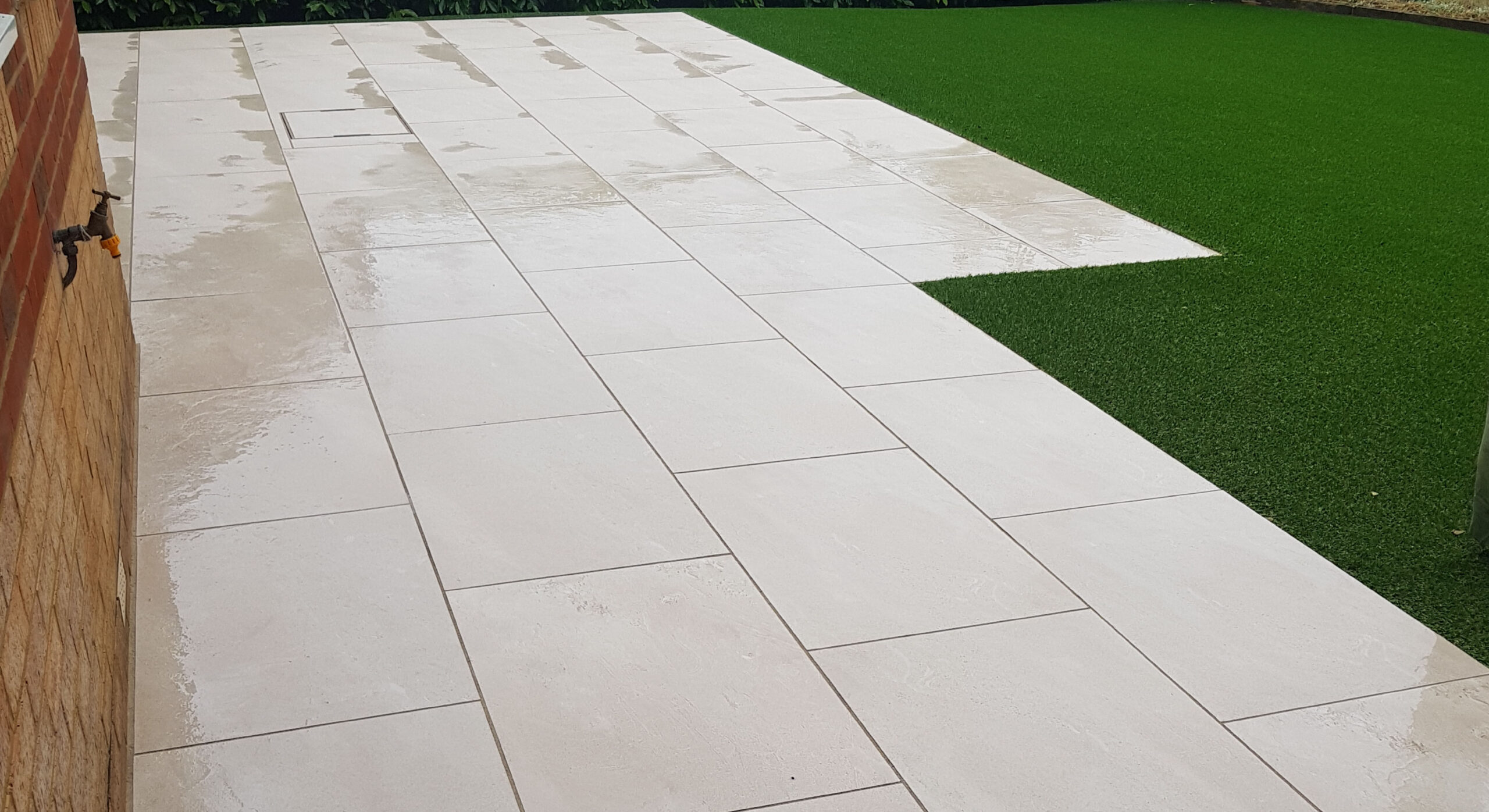 Porcelain patios & pathways