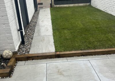 Porcelain patios & pathways
