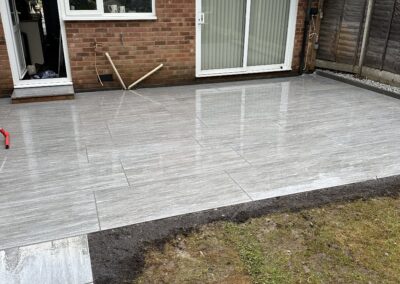 Porcelain patios & pathways